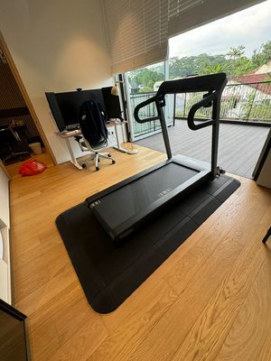 CE sertifikası HOME GYM döşekleri üreten fabrika Zehirli olmayan ağır görevli spor salonları Gürültü emici spor zeminleri