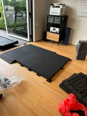 Ticari Kauçuk Çarşaf Üretim Fabrikası Zehirli olmayan Ağır Görevli Spor Salonu Çarşafları Ses emici Fitness Zemin