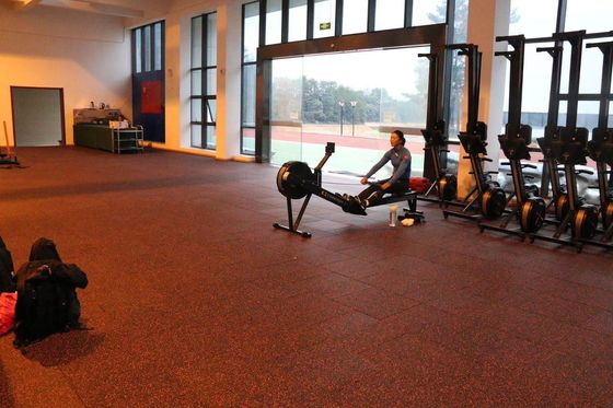 Toptan Satış Yüksek Kaliteli Kauçuk Yatak Üretim Fabrikası Zehirli Olmayan Ağır Görevli Spor Salonu Yatakları Ses emici Fitness Zemin Ticari
